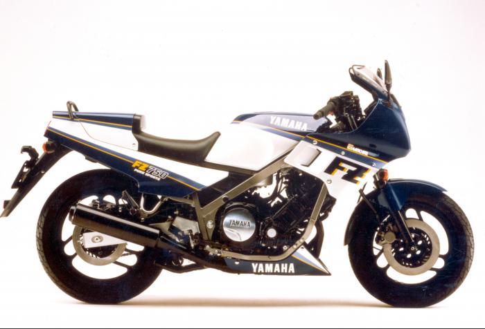 Yamaha FZ 750: classe superiore 